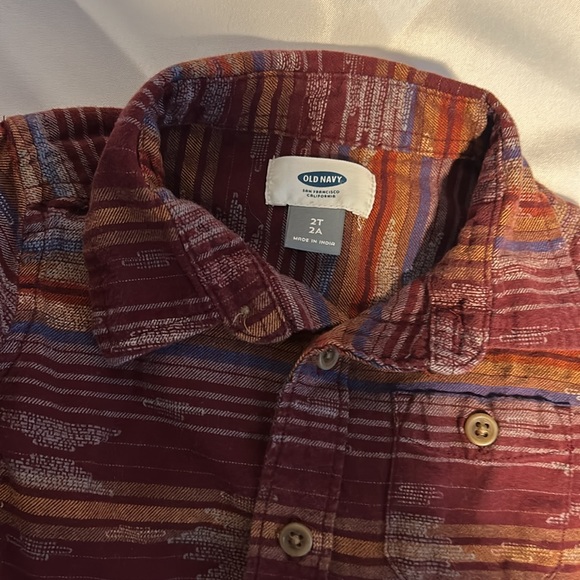 2/$10 Old Navy long sleeve button down Size 2T shirt with retro vibes - Picture 6 of 6